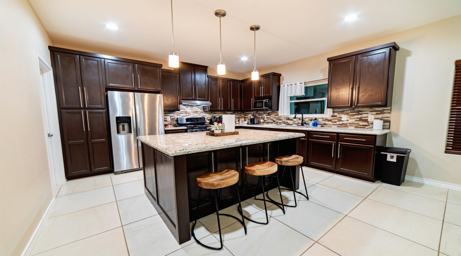 6010 Maryam Dr., Laredo, Texas 78041, 4 Bedrooms Bedrooms, 6 Rooms Rooms,2 BathroomsBathrooms,Residential,For Sale,6010 Maryam Dr.,20255067