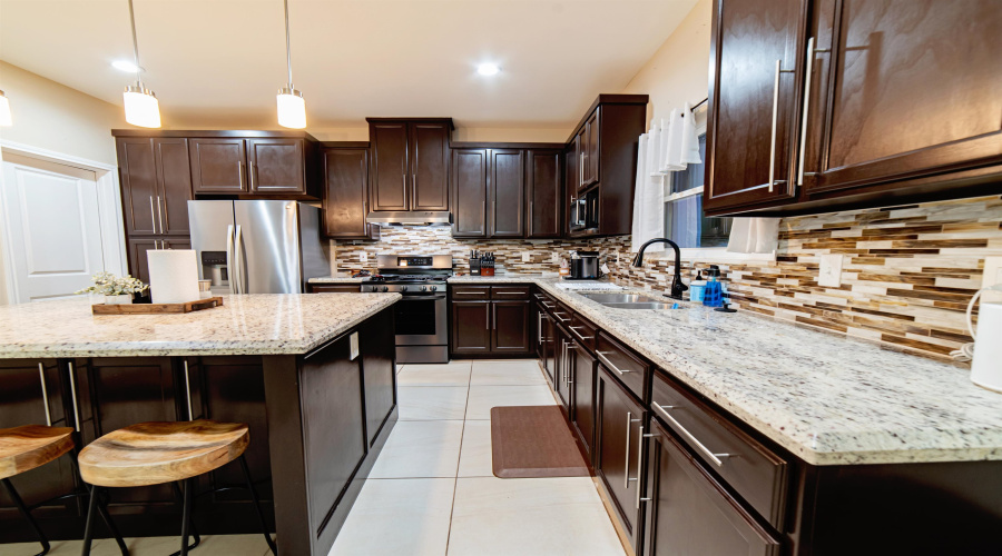 6010 Maryam Dr., Laredo, Texas 78041, 4 Bedrooms Bedrooms, 6 Rooms Rooms,2 BathroomsBathrooms,Residential,For Sale,6010 Maryam Dr.,20255067