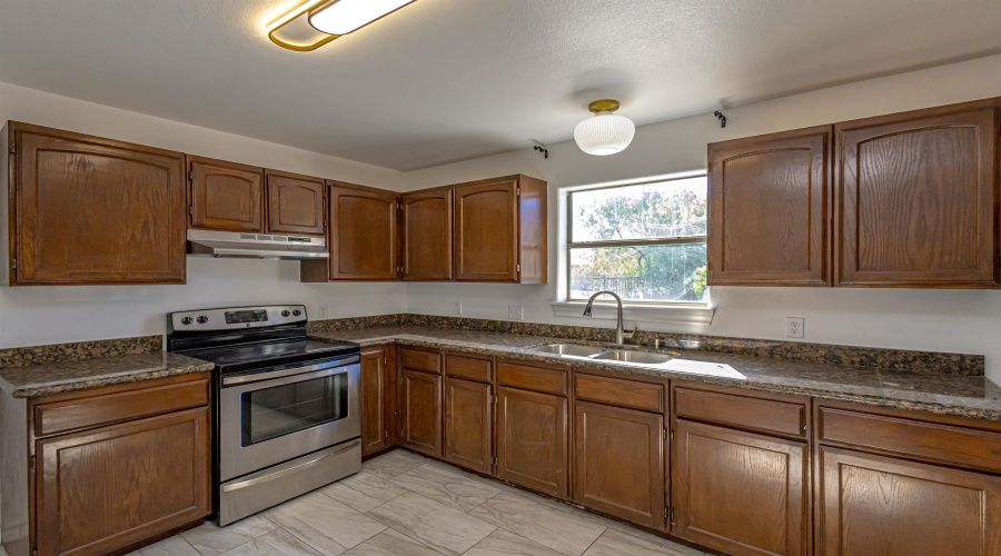 201 Masterson Rd, Laredo, Texas 78046-8668, 2 Bedrooms Bedrooms, 4 Rooms Rooms,1 BathroomBathrooms,Residential,For Sale,201 Masterson Rd,20255068