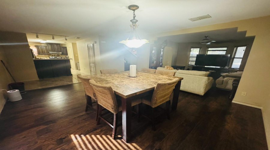 3701 Aguanieve Dr., Laredo, Texas 78046, 3 Bedrooms Bedrooms, 6 Rooms Rooms,2 BathroomsBathrooms,Residential,For Sale,3701 Aguanieve Dr.,20255069