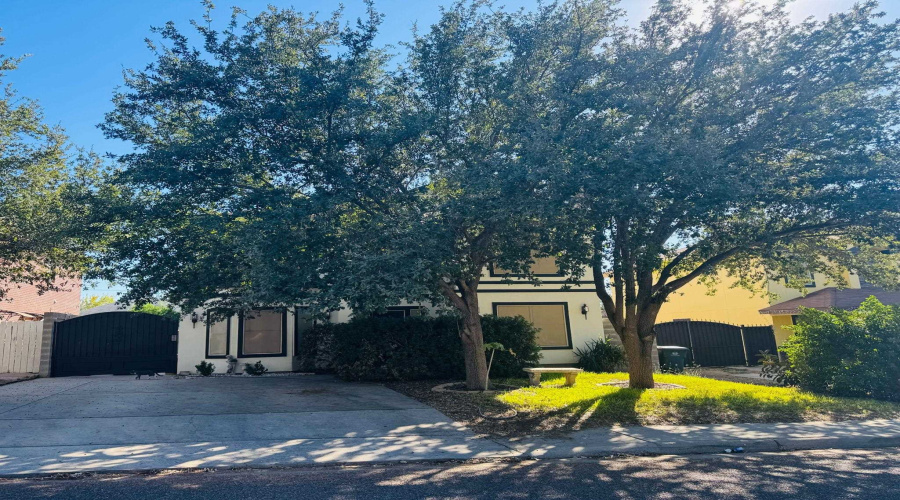 3701 Aguanieve Dr., Laredo, Texas 78046, 3 Bedrooms Bedrooms, 6 Rooms Rooms,2 BathroomsBathrooms,Residential,For Sale,3701 Aguanieve Dr.,20255069