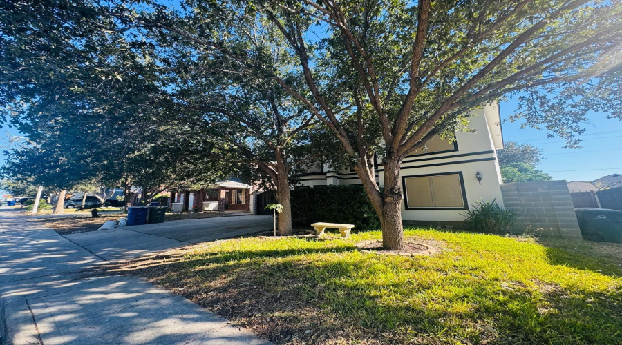 3701 Aguanieve Dr., Laredo, Texas 78046, 3 Bedrooms Bedrooms, 6 Rooms Rooms,2 BathroomsBathrooms,Residential,For Sale,3701 Aguanieve Dr.,20255069