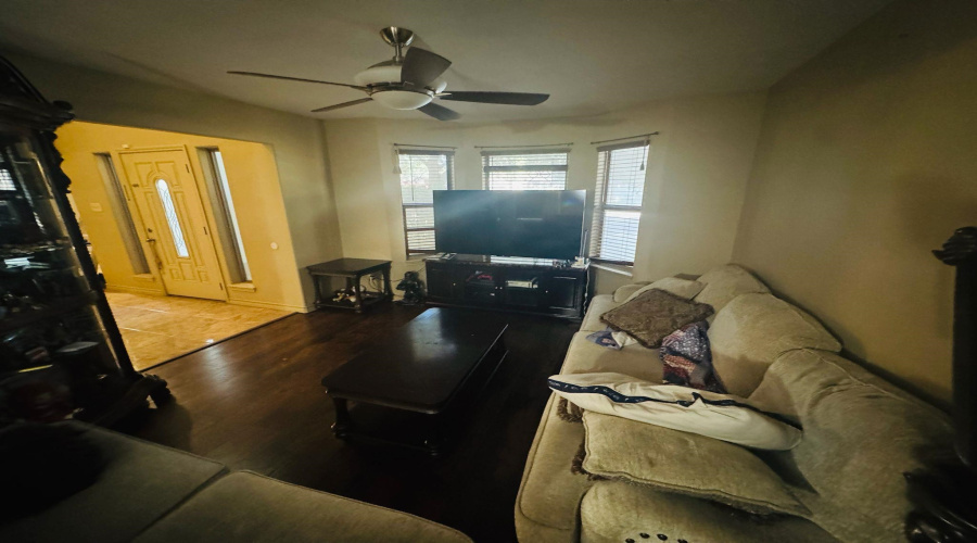 3701 Aguanieve Dr., Laredo, Texas 78046, 3 Bedrooms Bedrooms, 6 Rooms Rooms,2 BathroomsBathrooms,Residential,For Sale,3701 Aguanieve Dr.,20255069