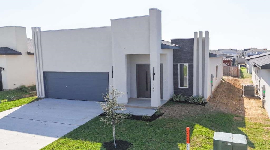 1723 Cordova Dr., Laredo, Texas 78046, 3 Bedrooms Bedrooms, 5 Rooms Rooms,2 BathroomsBathrooms,Residential,For Sale,1723 Cordova Dr.,20255073