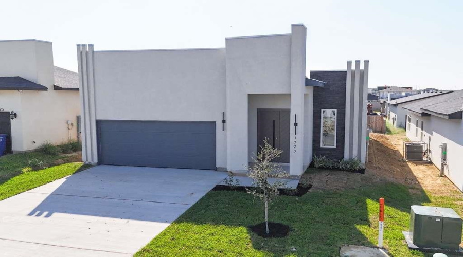 1723 Cordova Dr., Laredo, Texas 78046, 3 Bedrooms Bedrooms, 5 Rooms Rooms,2 BathroomsBathrooms,Residential,For Sale,1723 Cordova Dr.,20255073