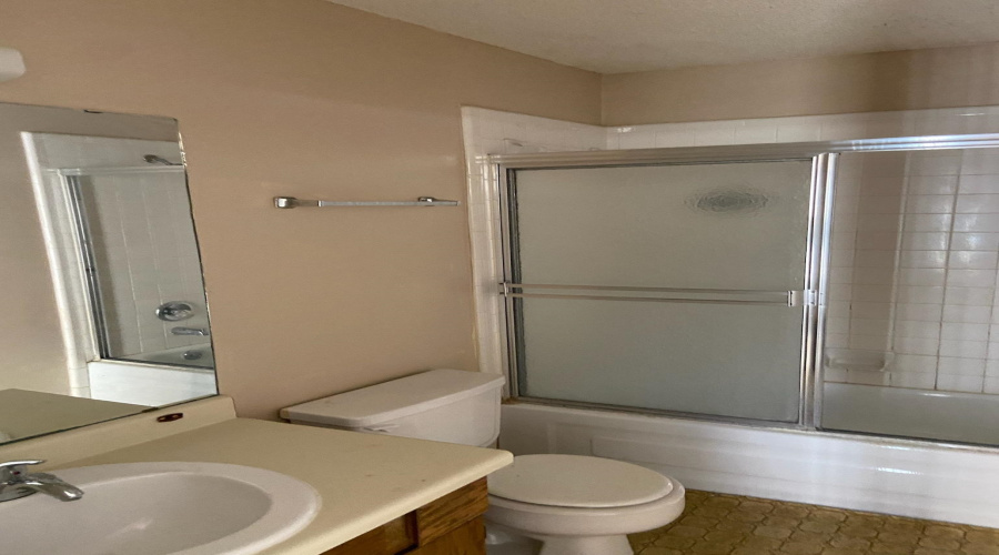 100 E Hillside Dr., LAREDO, Texas 78041, 1 Bedroom Bedrooms, 4 Rooms Rooms,1 BathroomBathrooms,Residential,For Sale,100 E Hillside Dr.,20233681