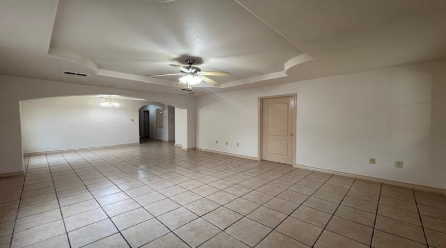 408 Badajoz Ln, Laredo, Texas 78046, 3 Bedrooms Bedrooms, 5 Rooms Rooms,2 BathroomsBathrooms,Residential,For Rent,408 Badajoz Ln,20255076