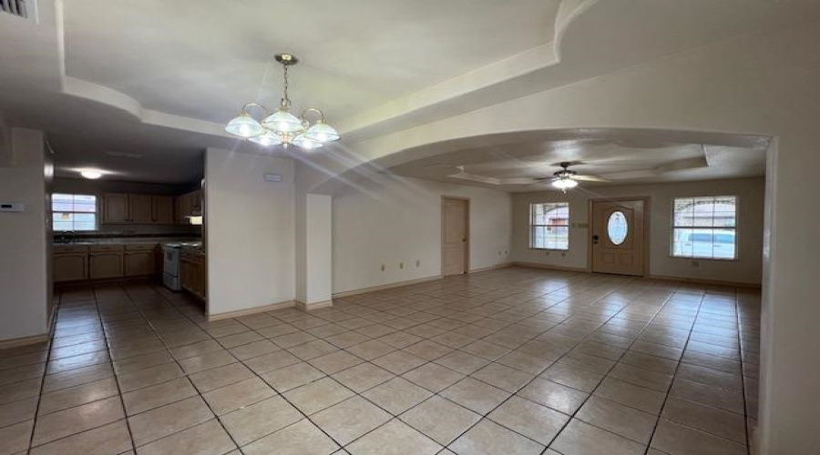 408 Badajoz Ln, Laredo, Texas 78046, 3 Bedrooms Bedrooms, 5 Rooms Rooms,2 BathroomsBathrooms,Residential,For Rent,408 Badajoz Ln,20255076