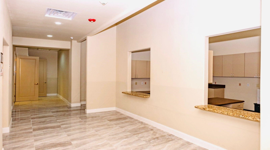 8607 McPherson Rd, Laredo, Texas 78045, 1 Room Rooms,2 BathroomsBathrooms,Commercial retail/office,For Rent,8607 McPherson Rd,20255077