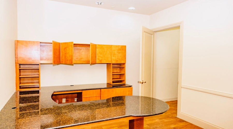 8607 McPherson Rd, Laredo, Texas 78045, 1 Room Rooms,2 BathroomsBathrooms,Commercial retail/office,For Rent,8607 McPherson Rd,20255077