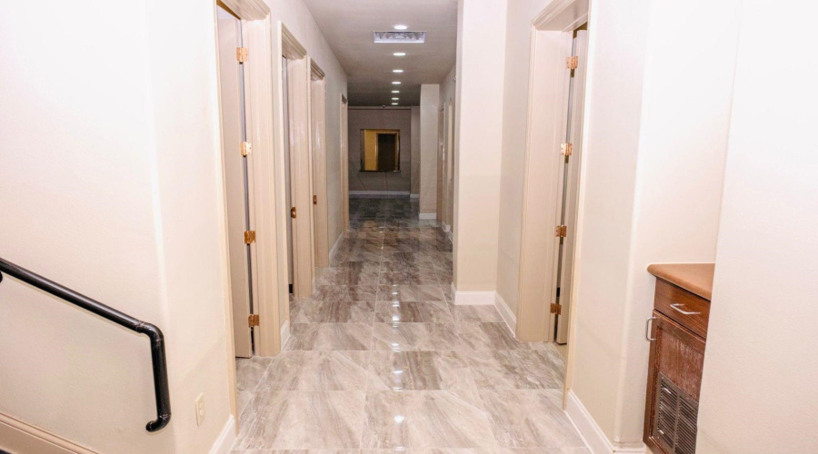 8607 McPherson Rd, Laredo, Texas 78045, 1 Room Rooms,2 BathroomsBathrooms,Commercial retail/office,For Rent,8607 McPherson Rd,20255077