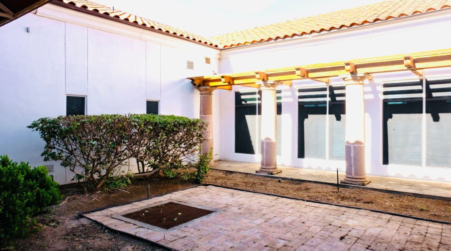 8607 McPherson Rd, Laredo, Texas 78045, 1 Room Rooms,2 BathroomsBathrooms,Commercial retail/office,For Rent,8607 McPherson Rd,20255077