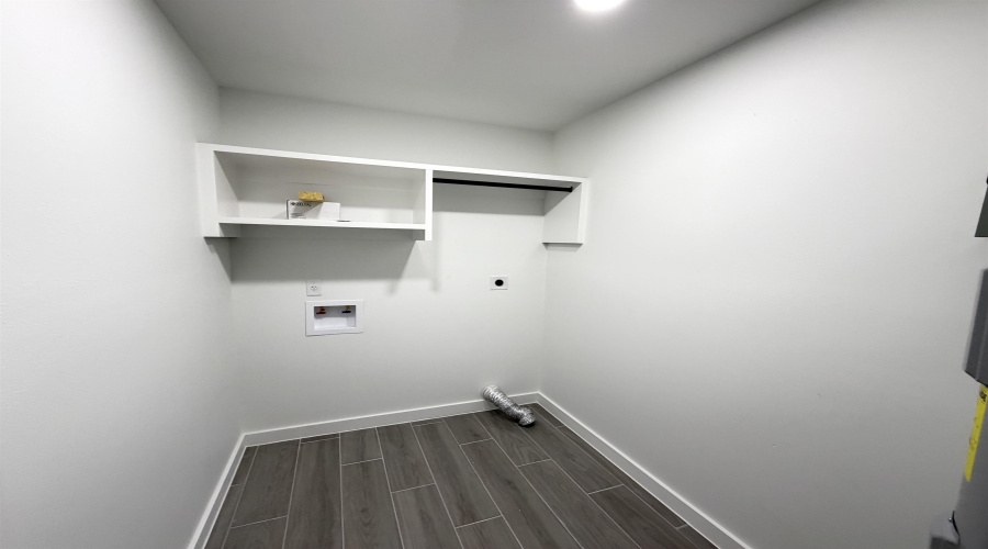 3919 Yoyis St., Laredo, Texas 78046, 3 Bedrooms Bedrooms, 6 Rooms Rooms,2 BathroomsBathrooms,Residential,For Sale,3919 Yoyis St.,20255078