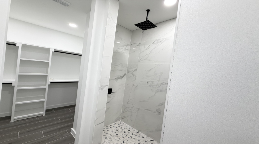 3919 Yoyis St., Laredo, Texas 78046, 3 Bedrooms Bedrooms, 6 Rooms Rooms,2 BathroomsBathrooms,Residential,For Sale,3919 Yoyis St.,20255078