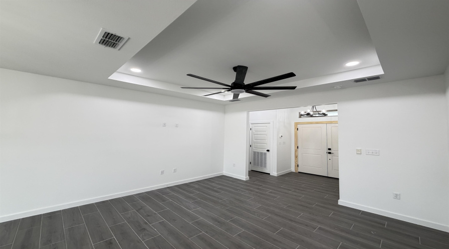 3919 Yoyis St., Laredo, Texas 78046, 3 Bedrooms Bedrooms, 6 Rooms Rooms,2 BathroomsBathrooms,Residential,For Sale,3919 Yoyis St.,20255078