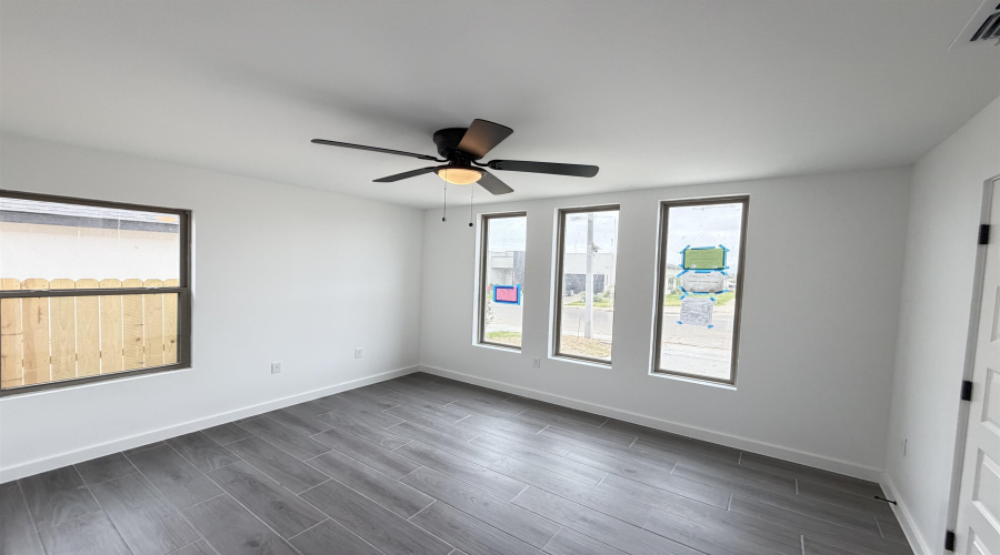 3919 Yoyis St., Laredo, Texas 78046, 3 Bedrooms Bedrooms, 6 Rooms Rooms,2 BathroomsBathrooms,Residential,For Sale,3919 Yoyis St.,20255078