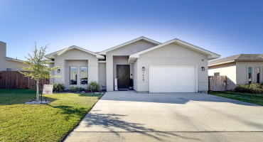 1428 Los Estribos Dr., Laredo, Texas 78046, 3 Bedrooms Bedrooms, 6 Rooms Rooms,2 BathroomsBathrooms,Residential,For Sale,1428 Los Estribos Dr.,20255080 1428 Los Estribos Dr., Laredo, Texas 78046, 3 Bedrooms Bedrooms, 6 Rooms Rooms,2 BathroomsBathrooms,Residential,For Sale,1428 Los Estribos Dr.,20255080