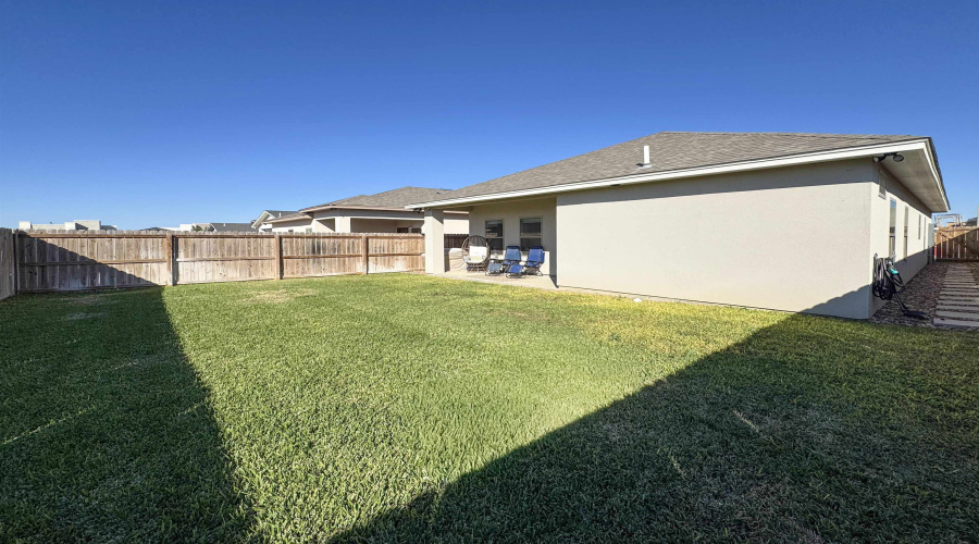 1428 Los Estribos Dr., Laredo, Texas 78046, 3 Bedrooms Bedrooms, 6 Rooms Rooms,2 BathroomsBathrooms,Residential,For Sale,1428 Los Estribos Dr.,20255080