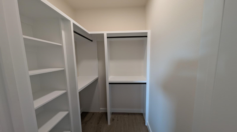 1813 Belgian Blue Lp., Laredo, Texas 78046, 4 Bedrooms Bedrooms, 7 Rooms Rooms,3 BathroomsBathrooms,Residential,For Sale,1813 Belgian Blue Lp.,20255081