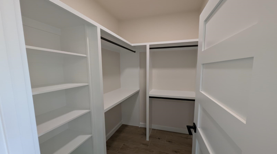 1813 Belgian Blue Lp., Laredo, Texas 78046, 4 Bedrooms Bedrooms, 7 Rooms Rooms,3 BathroomsBathrooms,Residential,For Sale,1813 Belgian Blue Lp.,20255081