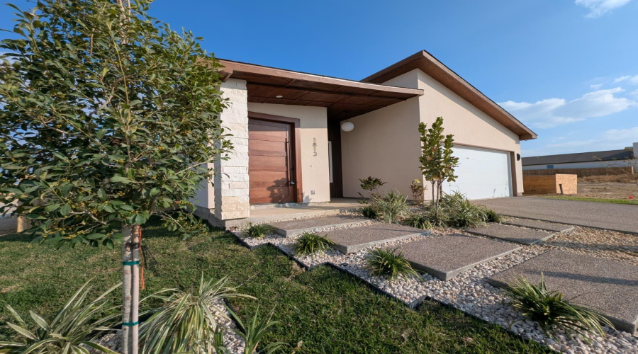 1813 Belgian Blue Lp., Laredo, Texas 78046, 4 Bedrooms Bedrooms, 7 Rooms Rooms,3 BathroomsBathrooms,Residential,For Sale,1813 Belgian Blue Lp.,20255081