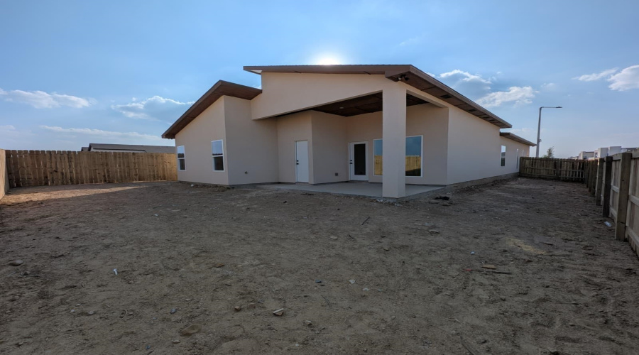 1813 Belgian Blue Lp., Laredo, Texas 78046, 4 Bedrooms Bedrooms, 7 Rooms Rooms,3 BathroomsBathrooms,Residential,For Sale,1813 Belgian Blue Lp.,20255081