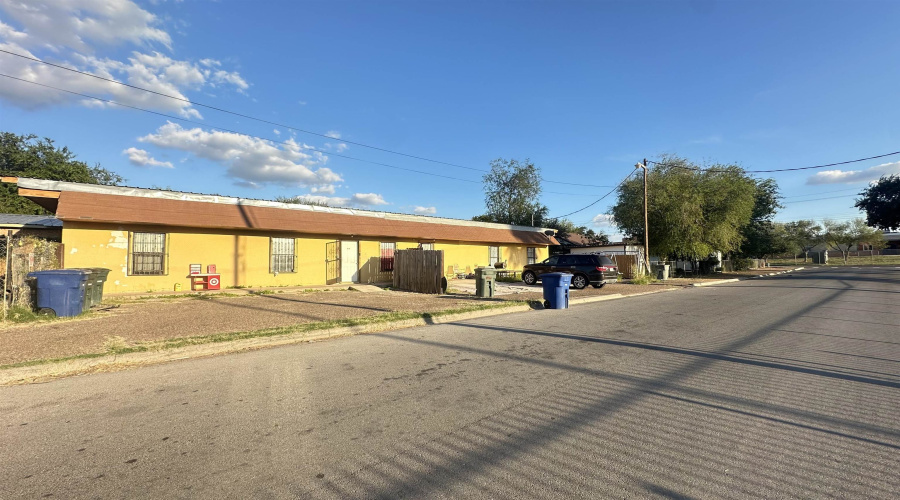 2601 Saltillo St, Laredo, Texas 78046, ,Multi-family,For Sale,2601 Saltillo St,20254769