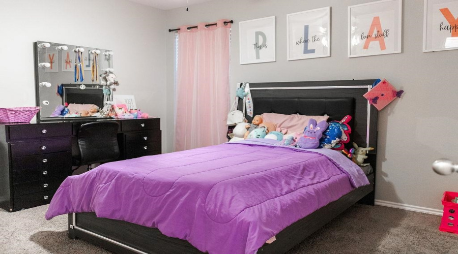 4214 Helena Dr., Laredo, Texas 78046-0000, 5 Bedrooms Bedrooms, 7 Rooms Rooms,2 BathroomsBathrooms,Residential,For Sale,4214 Helena Dr.,20255083