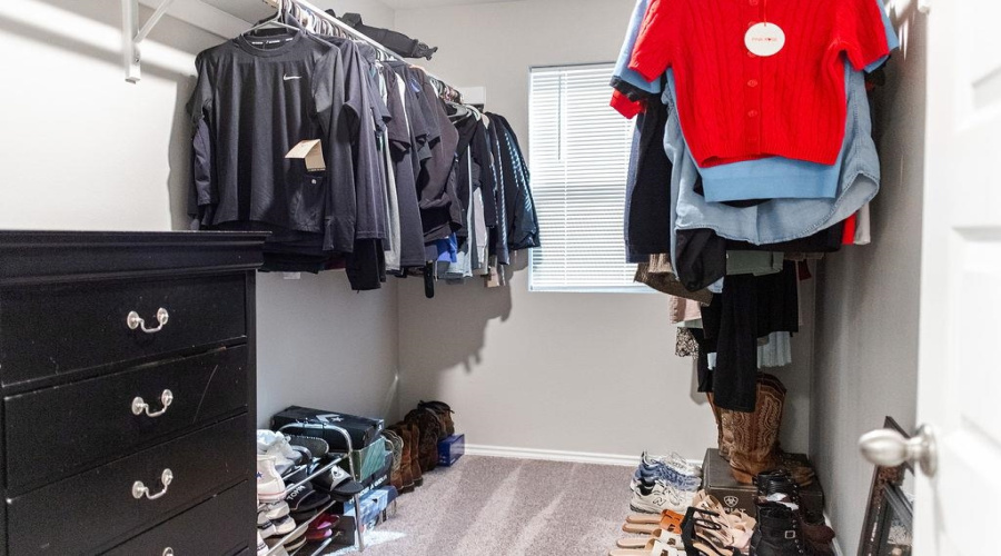 4214 Helena Dr., Laredo, Texas 78046-0000, 5 Bedrooms Bedrooms, 7 Rooms Rooms,2 BathroomsBathrooms,Residential,For Sale,4214 Helena Dr.,20255083