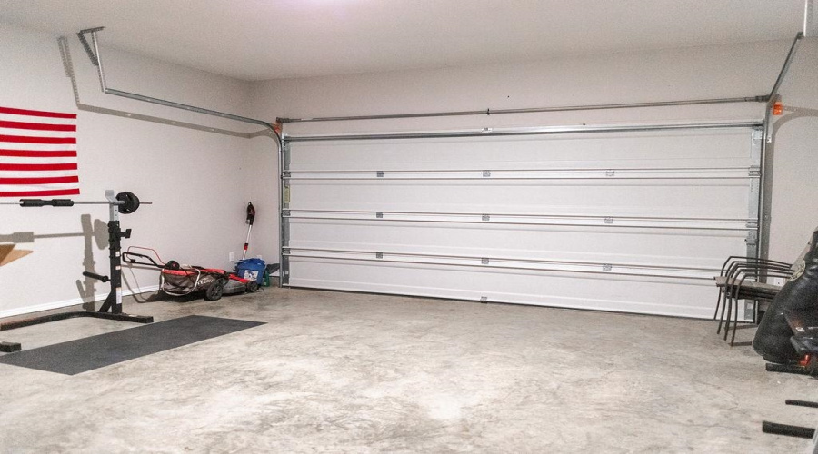 4214 Helena Dr., Laredo, Texas 78046-0000, 5 Bedrooms Bedrooms, 7 Rooms Rooms,2 BathroomsBathrooms,Residential,For Sale,4214 Helena Dr.,20255083