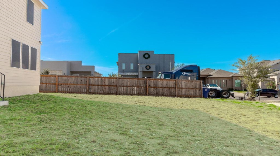4214 Helena Dr., Laredo, Texas 78046-0000, 5 Bedrooms Bedrooms, 7 Rooms Rooms,2 BathroomsBathrooms,Residential,For Sale,4214 Helena Dr.,20255083