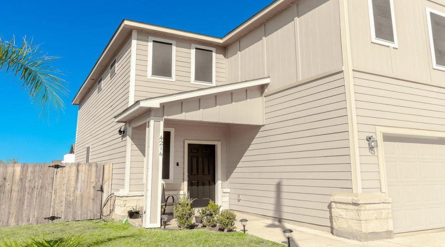 4214 Helena Dr., Laredo, Texas 78046-0000, 5 Bedrooms Bedrooms, 7 Rooms Rooms,2 BathroomsBathrooms,Residential,For Sale,4214 Helena Dr.,20255083