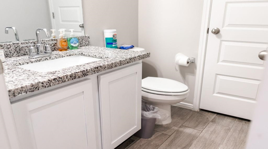 4214 Helena Dr., Laredo, Texas 78046-0000, 5 Bedrooms Bedrooms, 7 Rooms Rooms,2 BathroomsBathrooms,Residential,For Sale,4214 Helena Dr.,20255083