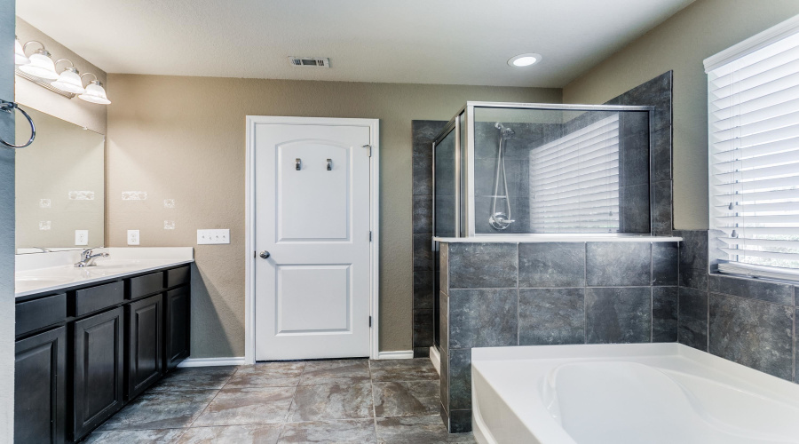 9723 Acadian Dr., San Antonio, Texas 78245, 3 Bedrooms Bedrooms, 7 Rooms Rooms,2 BathroomsBathrooms,Residential,For Sale,9723 Acadian Dr.,20255086