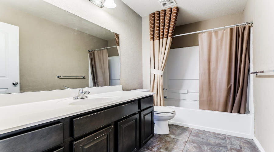 9723 Acadian Dr., San Antonio, Texas 78245, 3 Bedrooms Bedrooms, 7 Rooms Rooms,2 BathroomsBathrooms,Residential,For Sale,9723 Acadian Dr.,20255086