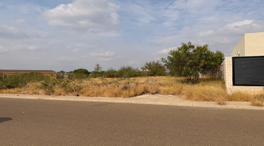 2508 Canelo Dr., Laredo, Texas 78046, ,Land,For Sale,2508 Canelo Dr.,20255096