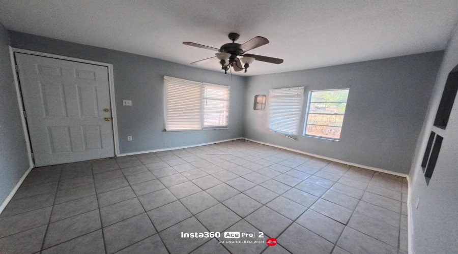 2517 Santa Rita Ave, Laredo, Texas 78040, 3 Bedrooms Bedrooms, 4 Rooms Rooms,1 BathroomBathrooms,Residential,For Sale,2517 Santa Rita Ave,20255091