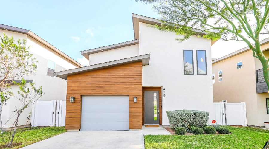 419 Deer Path Loop, LAREDO, Texas 78045, 3 Bedrooms Bedrooms, 7 Rooms Rooms,2 BathroomsBathrooms,Residential,For Sale,419 Deer Path Loop,20255092