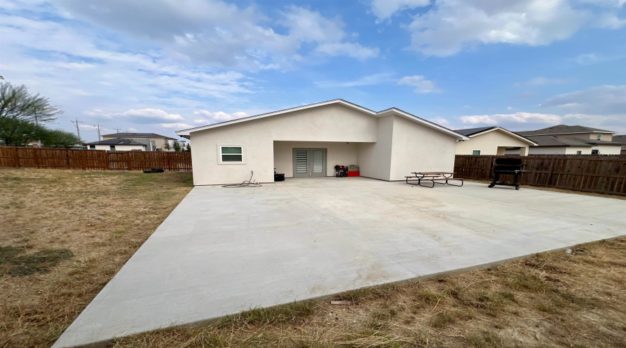 920 La Muralla St, laredo, Texas 78046, 3 Bedrooms Bedrooms, 5 Rooms Rooms,2 BathroomsBathrooms,Residential,For Sale,920 La Muralla St,20255098