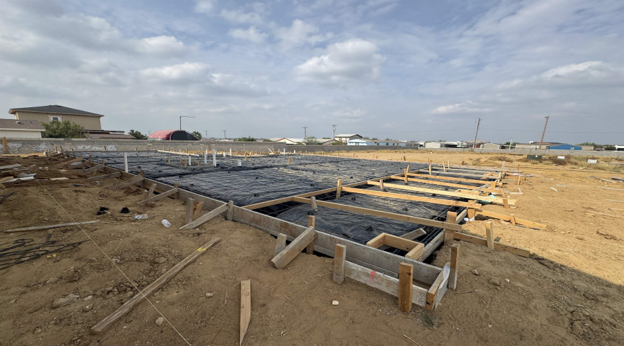 2818 Adamsville, Laredo, Texas 78046, 3 Bedrooms Bedrooms, 5 Rooms Rooms,2 BathroomsBathrooms,Residential,For Sale,2818 Adamsville,20255099