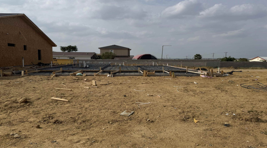 2818 Adamsville, Laredo, Texas 78046, 3 Bedrooms Bedrooms, 5 Rooms Rooms,2 BathroomsBathrooms,Residential,For Sale,2818 Adamsville,20255099