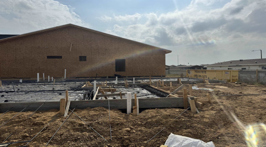 2818 Adamsville, Laredo, Texas 78046, 3 Bedrooms Bedrooms, 5 Rooms Rooms,2 BathroomsBathrooms,Residential,For Sale,2818 Adamsville,20255099