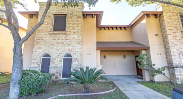 10706 International Blvd, Laredo, Texas 78045, 2 Bedrooms Bedrooms, 5 Rooms Rooms,1 BathroomBathrooms,Residential,For Rent,10706 International Blvd,20255105