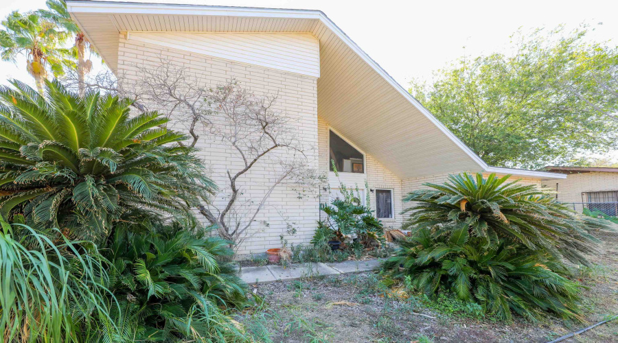 117 Arizona Lp, Laredo, Texas 78041, 3 Bedrooms Bedrooms, 4 Rooms Rooms,2 BathroomsBathrooms,Residential,For Sale,117 Arizona Lp,20255109