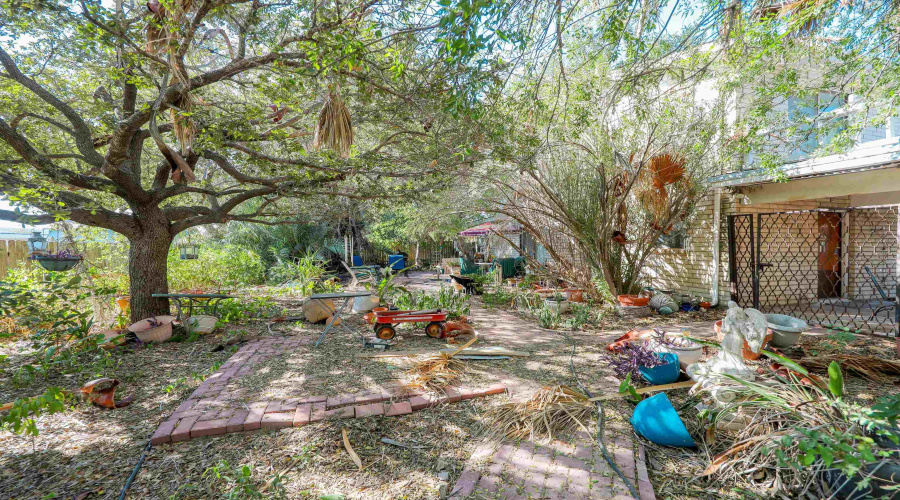 117 Arizona Lp, Laredo, Texas 78041, 3 Bedrooms Bedrooms, 4 Rooms Rooms,2 BathroomsBathrooms,Residential,For Sale,117 Arizona Lp,20255109