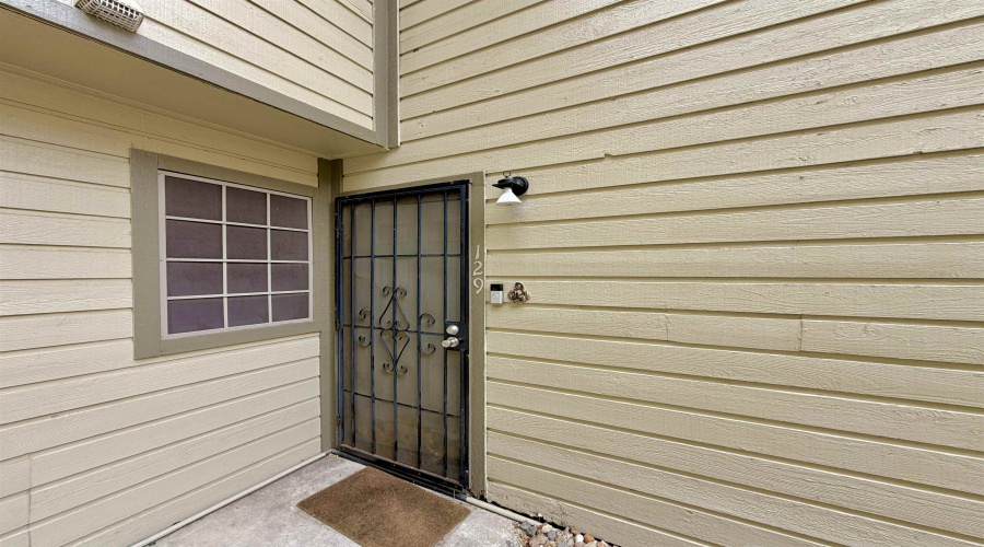 200 Martingale Ln, Laredo, Texas 78045, 3 Bedrooms Bedrooms, 6 Rooms Rooms,3 BathroomsBathrooms,Residential,For Rent,200 Martingale Ln,20255110