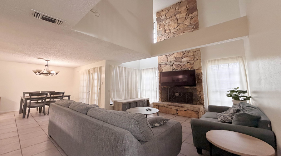 200 Martingale Ln, Laredo, Texas 78045, 3 Bedrooms Bedrooms, 6 Rooms Rooms,3 BathroomsBathrooms,Residential,For Rent,200 Martingale Ln,20255110