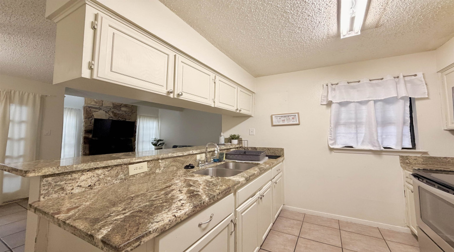 200 Martingale Ln, Laredo, Texas 78045, 3 Bedrooms Bedrooms, 6 Rooms Rooms,3 BathroomsBathrooms,Residential,For Rent,200 Martingale Ln,20255110