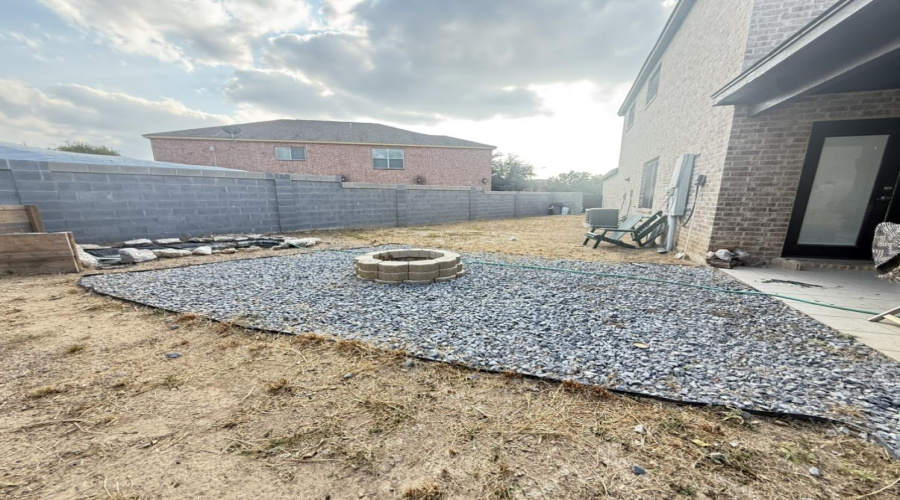 2820 Centenario Dr, Laredo, Texas 78045, 5 Bedrooms Bedrooms, 8 Rooms Rooms,2 BathroomsBathrooms,Residential,For Sale,2820 Centenario Dr,20255111