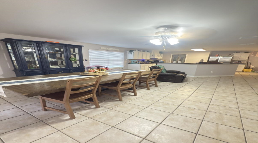 2820 Centenario Dr, Laredo, Texas 78045, 5 Bedrooms Bedrooms, 8 Rooms Rooms,2 BathroomsBathrooms,Residential,For Sale,2820 Centenario Dr,20255111